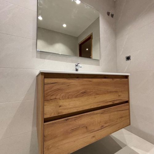 Montaje de elementos de baño